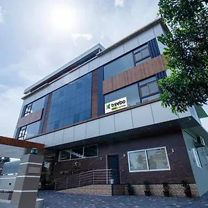 Treebo Amigos Residency Cochin Airport *** Kochi